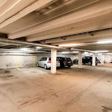 Family In Kallio Beside Metro W/ Free Parking Apartment *